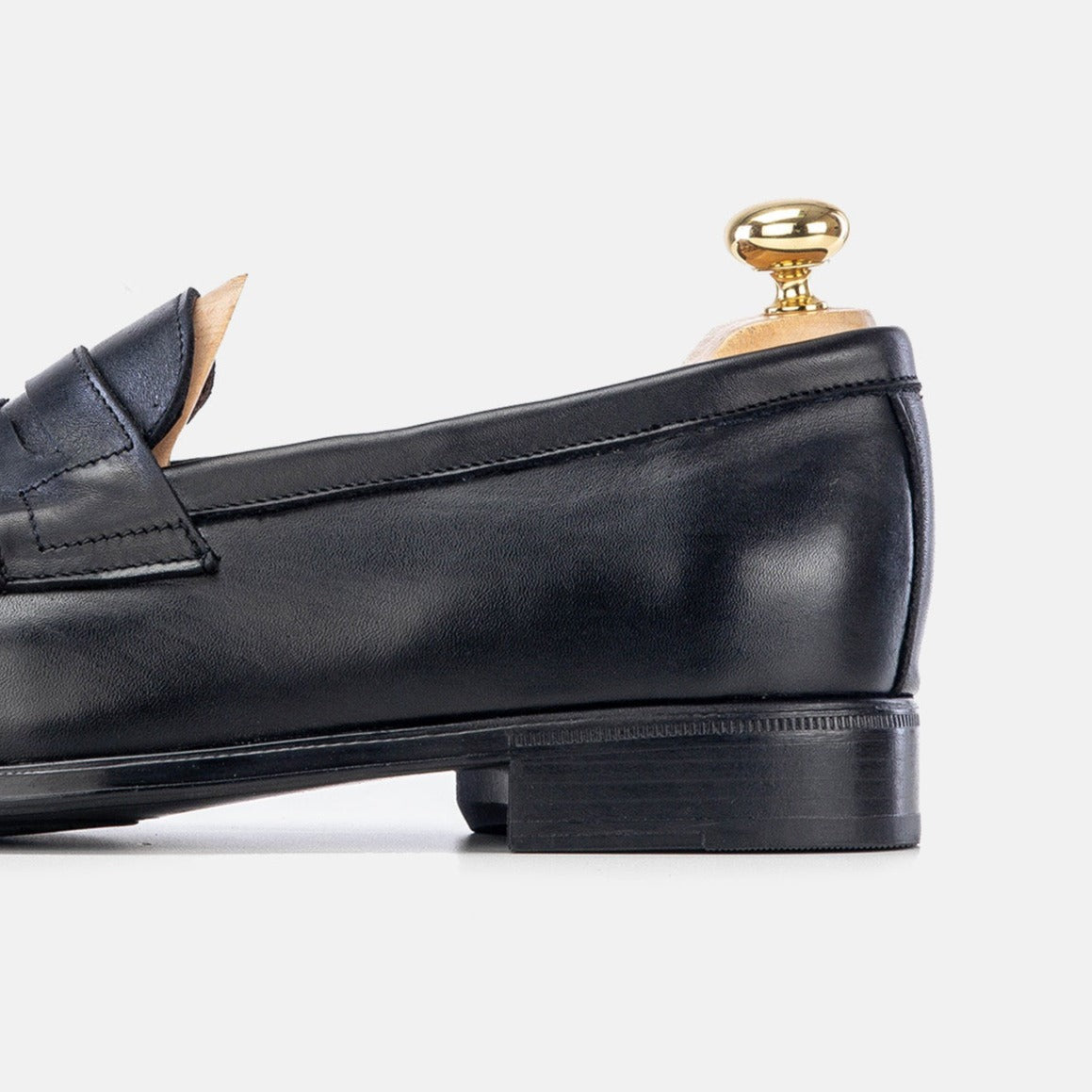 Volzak 5157 Black Leather Moccasin