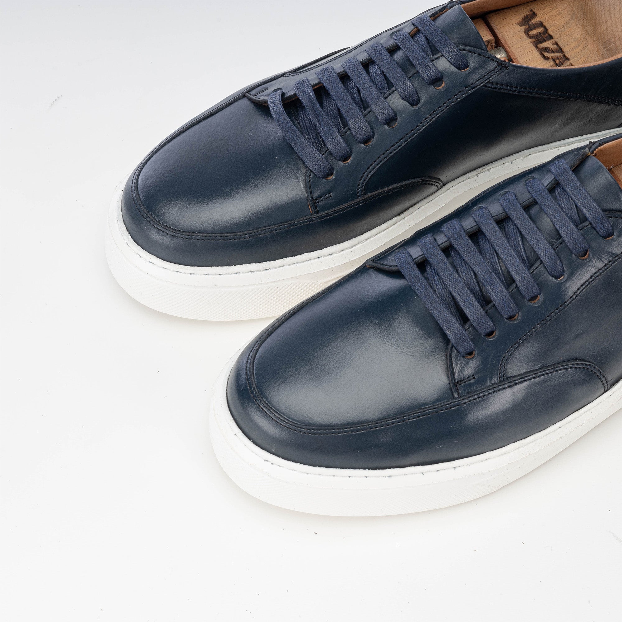 Volzak 5230 Basket en cuir bleu