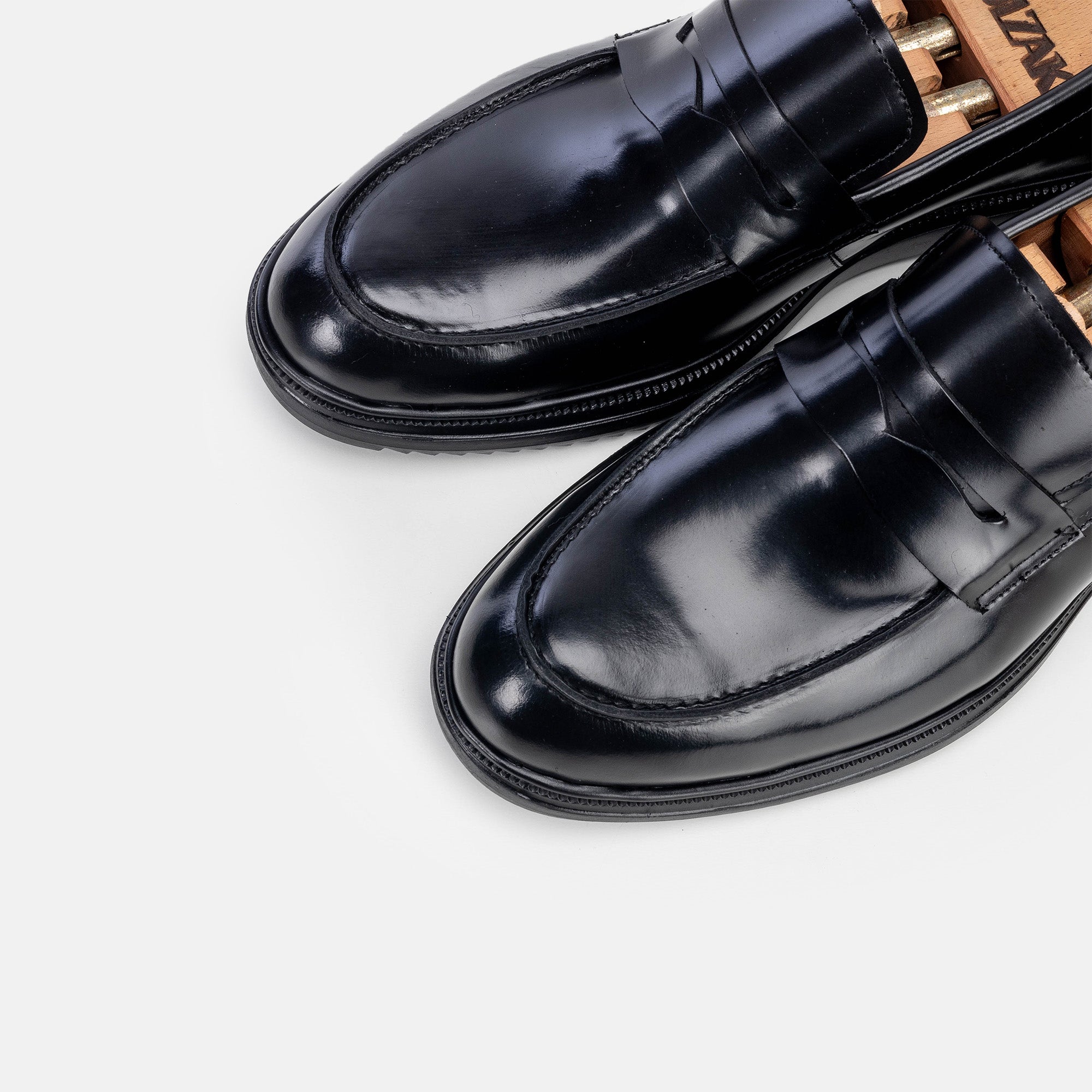 Volzak 5339 Black Demaskable Leather Shoe