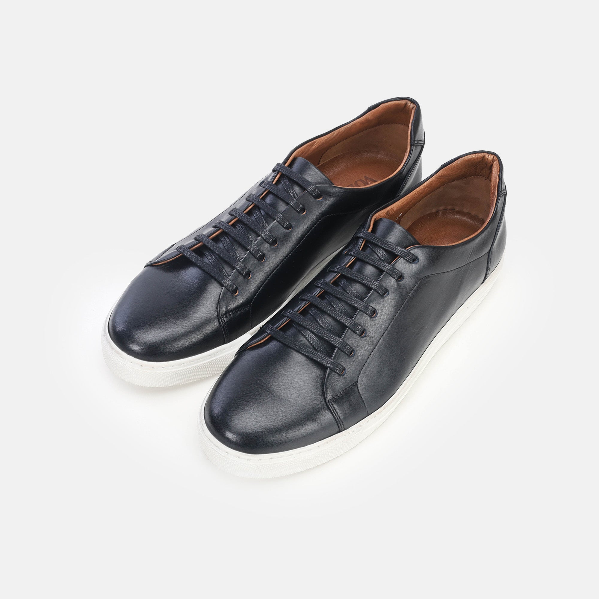 حذاء رياضي فولزاك 5334 من الجلد الأسود