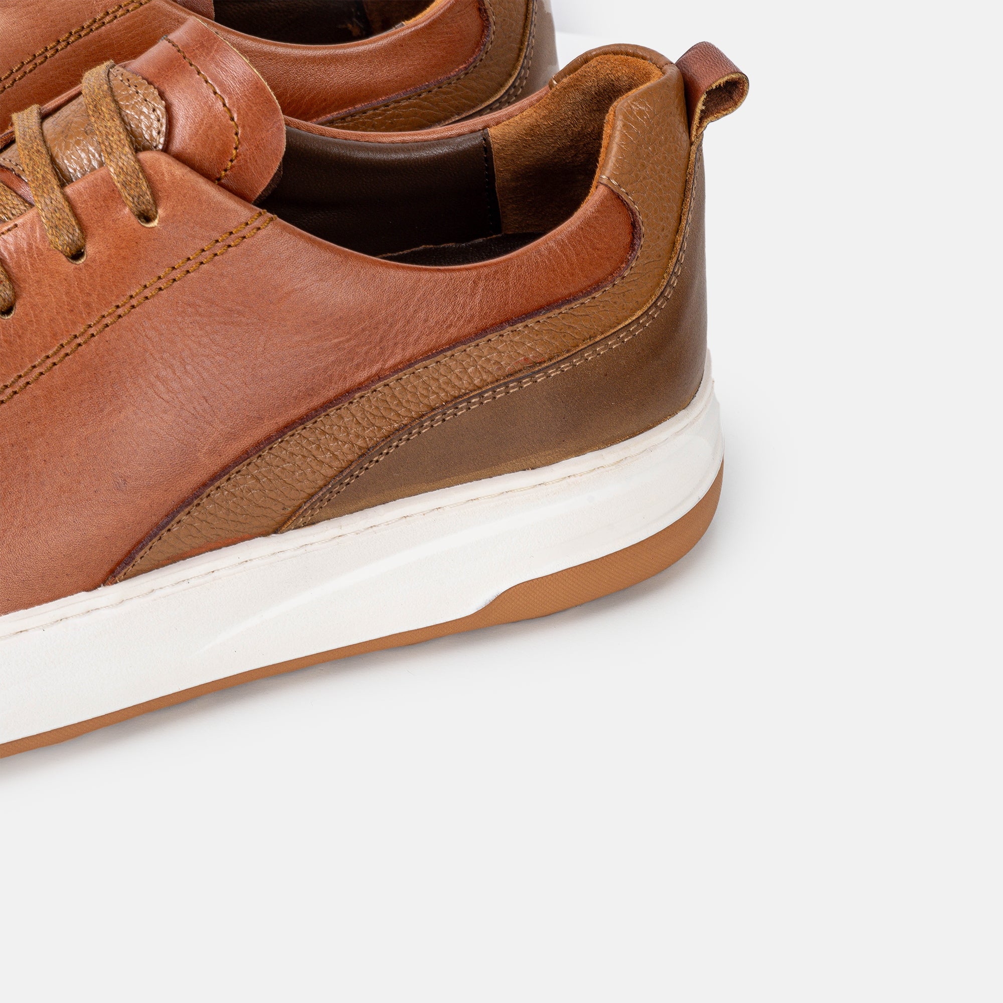 Volzak 6092 basket en cuir Camel