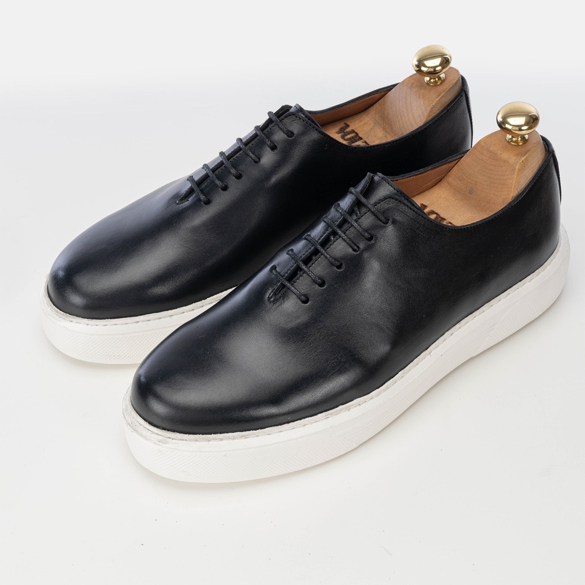 Volzak 5233 Basket en cuir noir