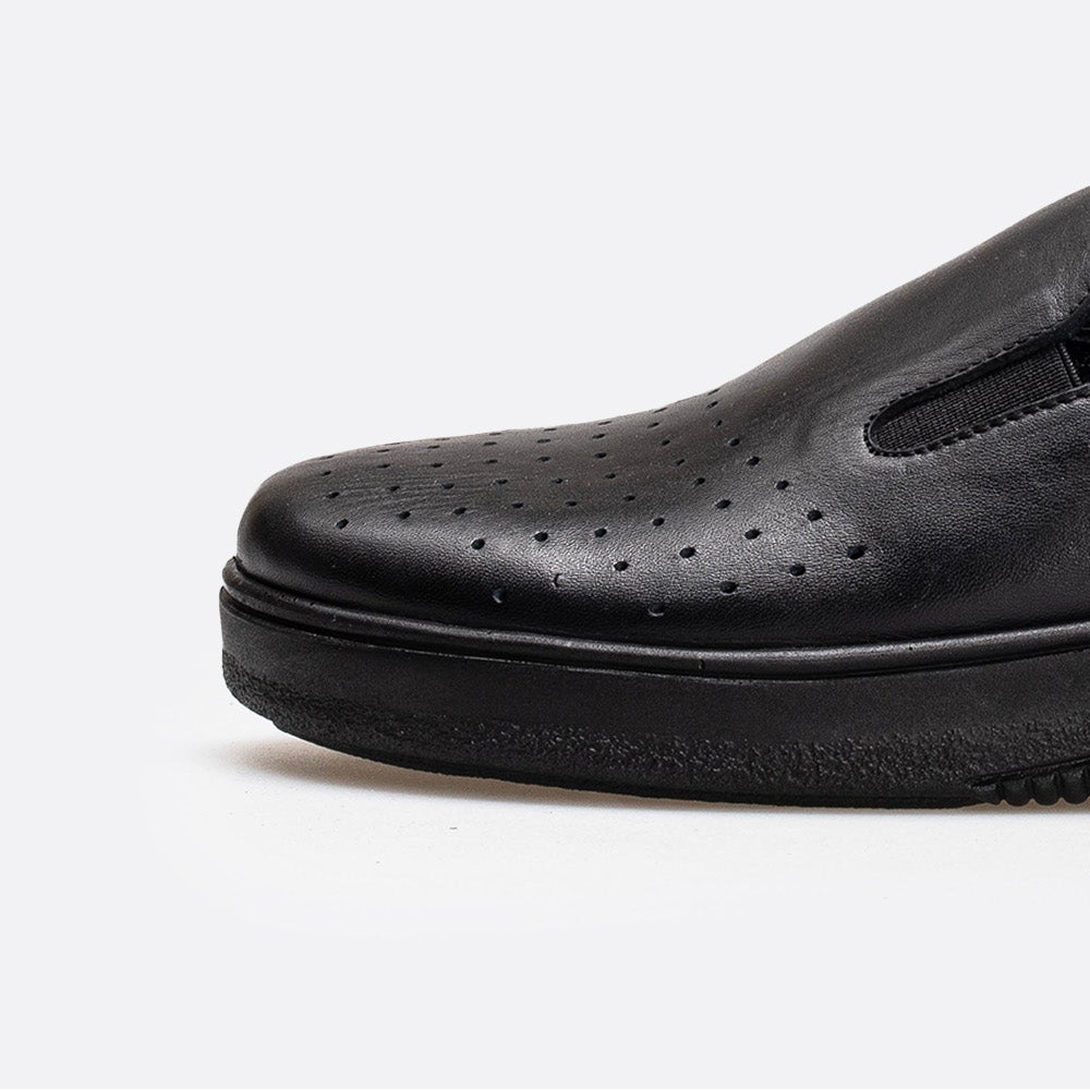 Volzak 5400 Black Leather Clog