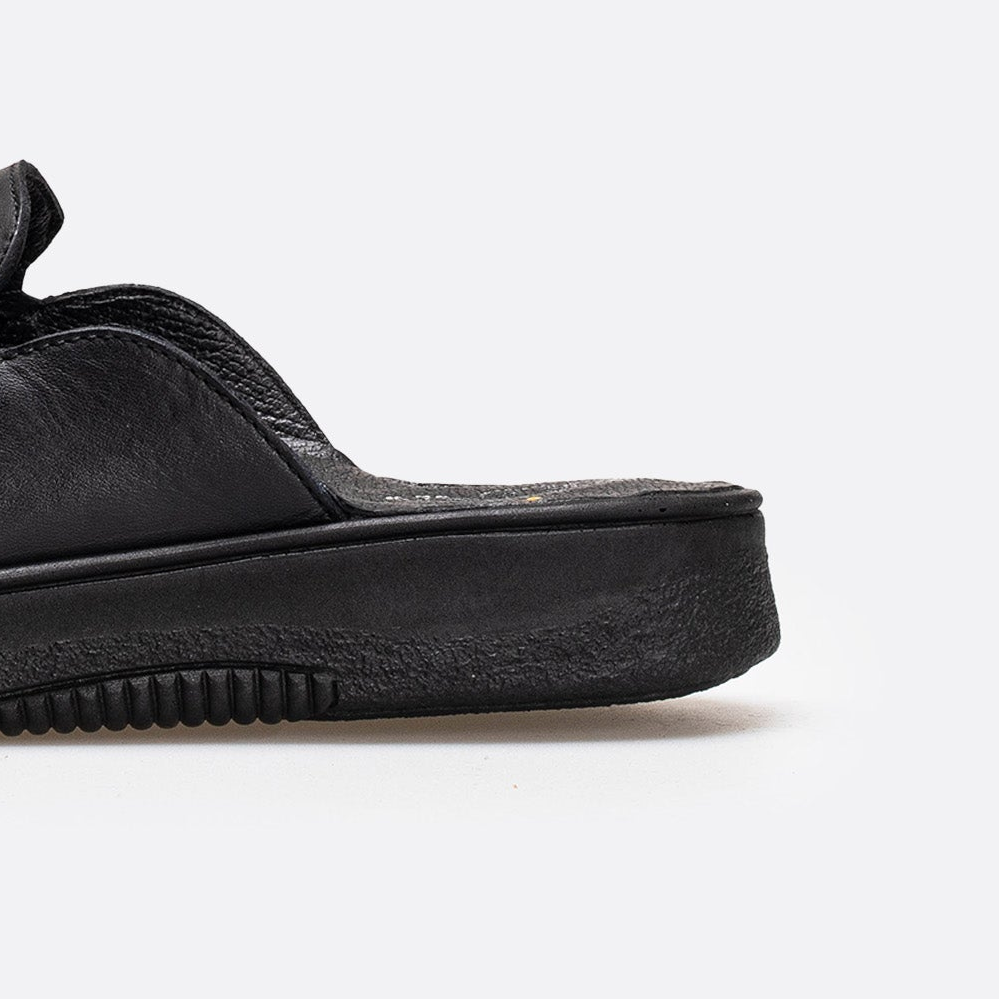 Volzak 5400 Black Leather Clog