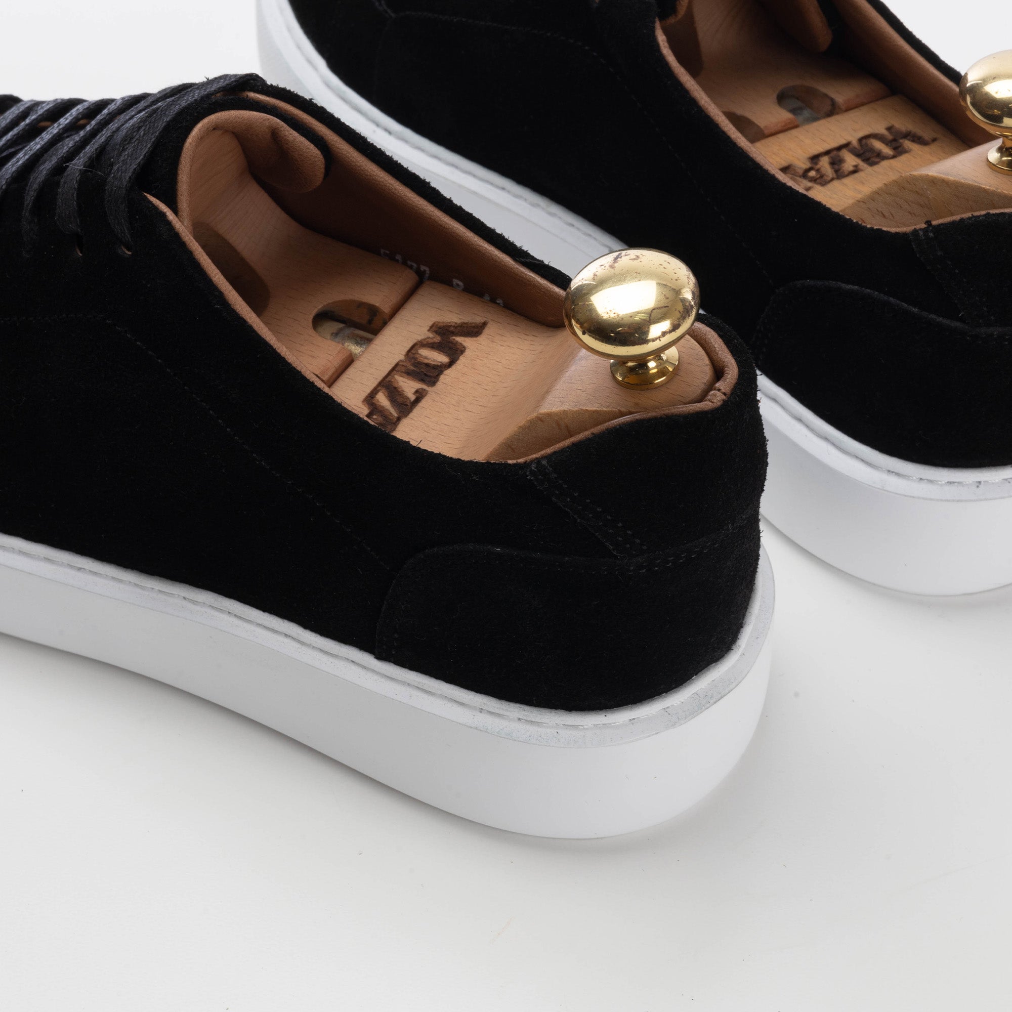 Volzak 5177 basket en daim noir