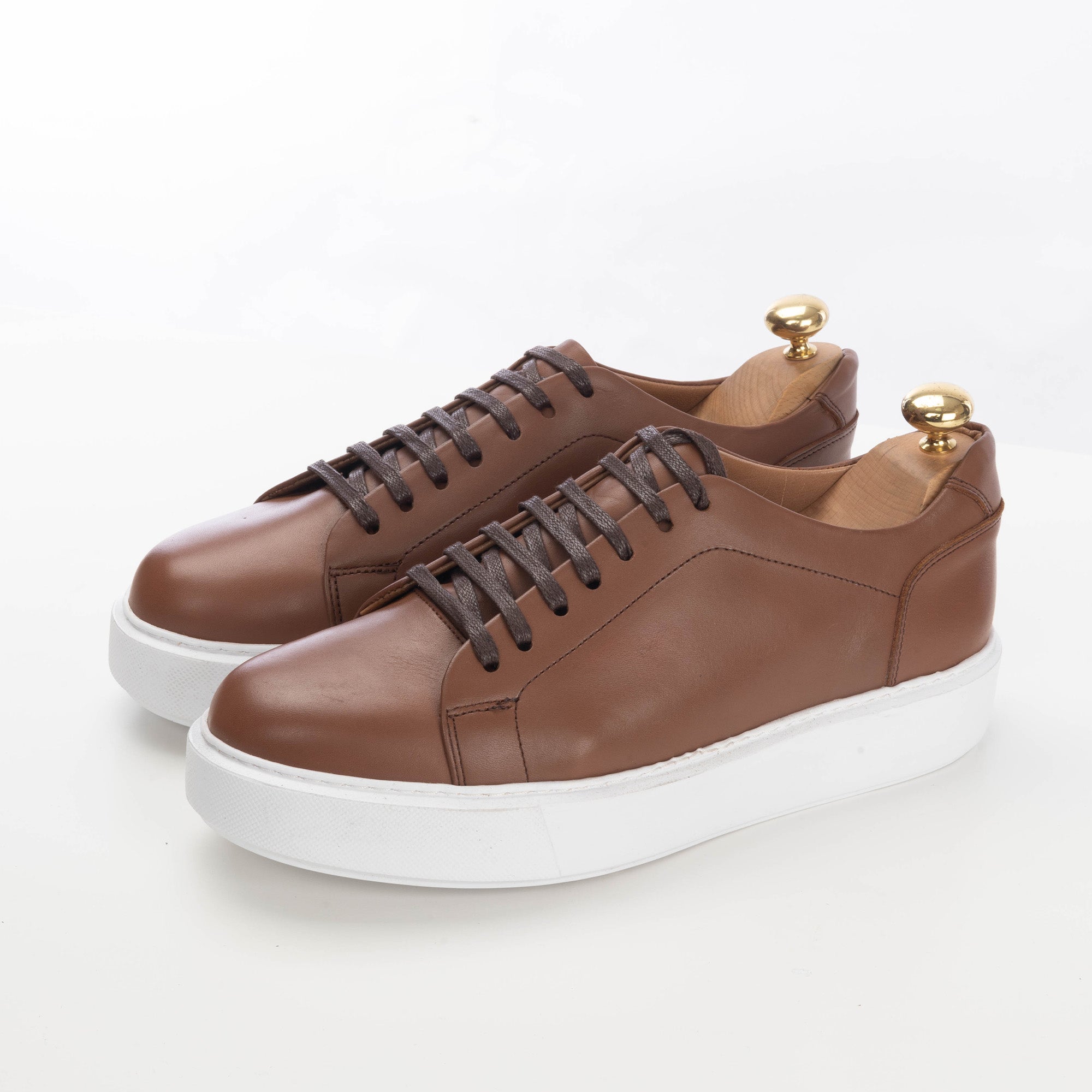 Volzak 5177 basket en cuir camel