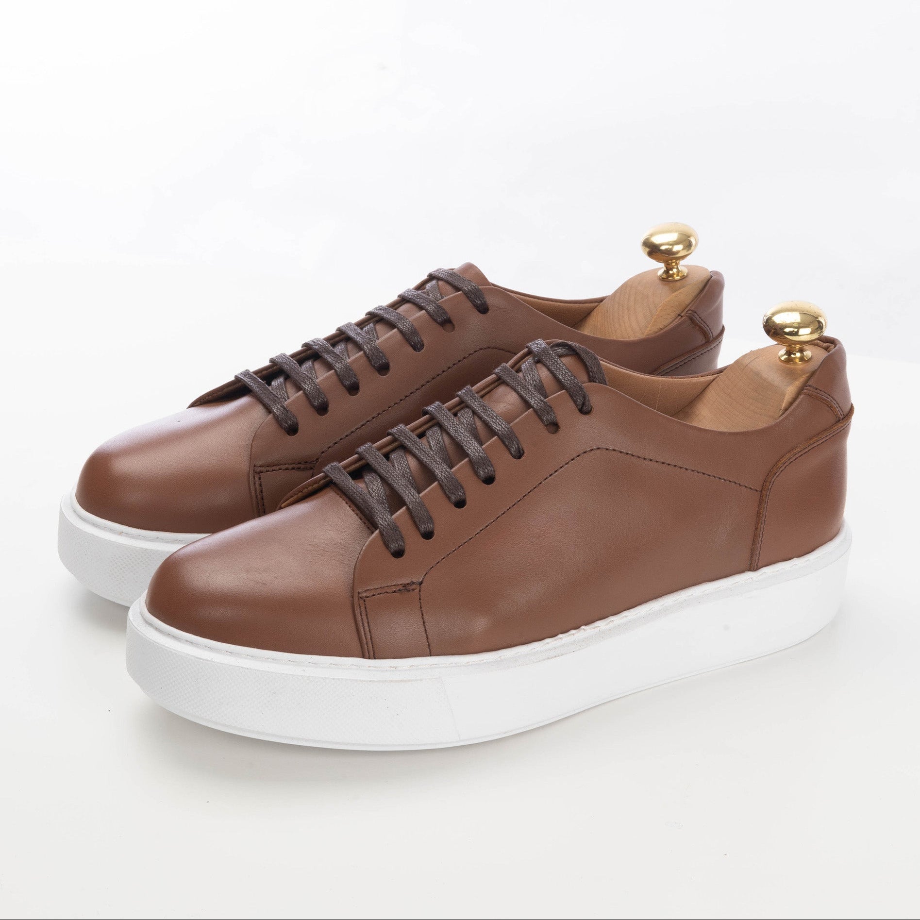 Volzak 5177 basket en cuir camel