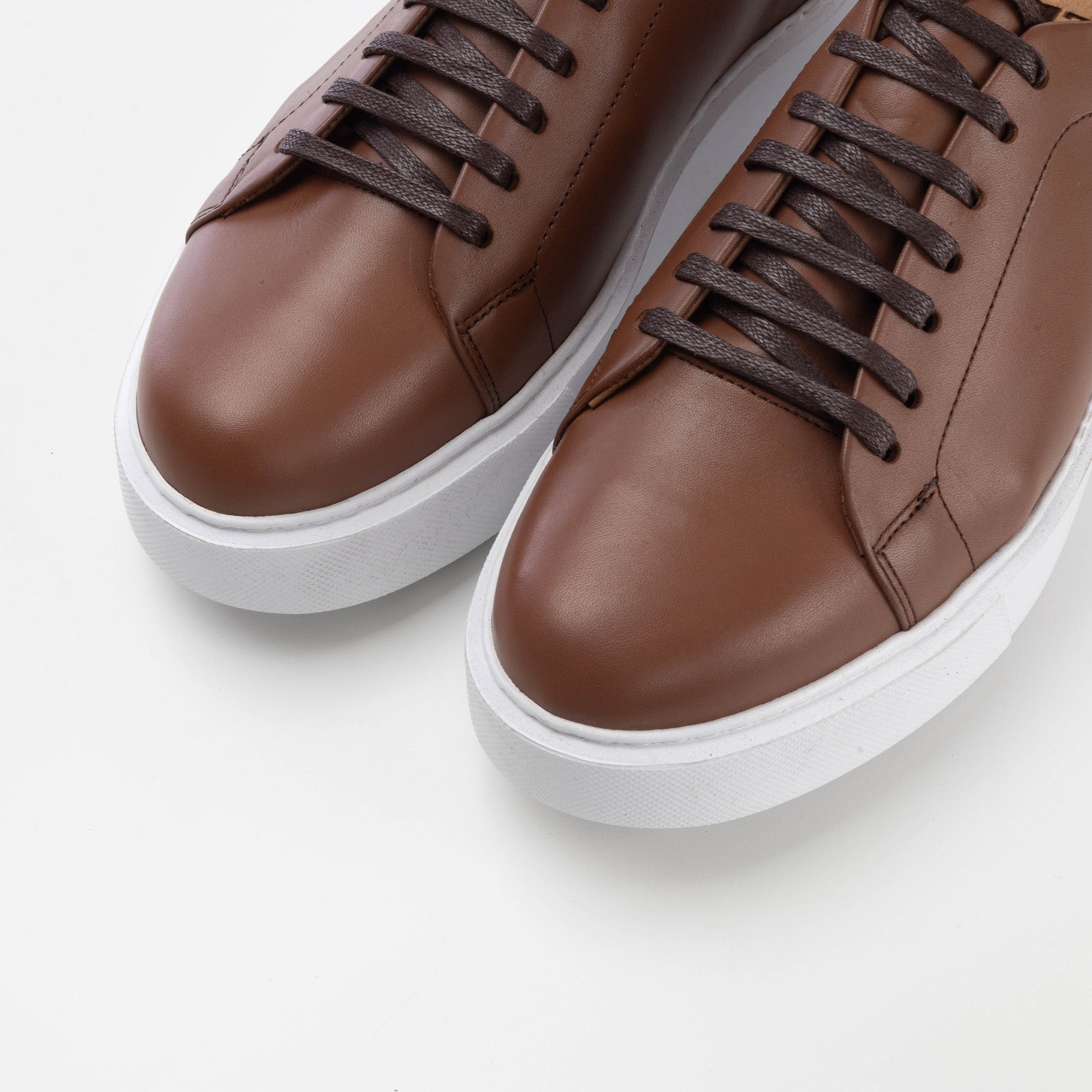 Volzak 5177 basket en cuir camel