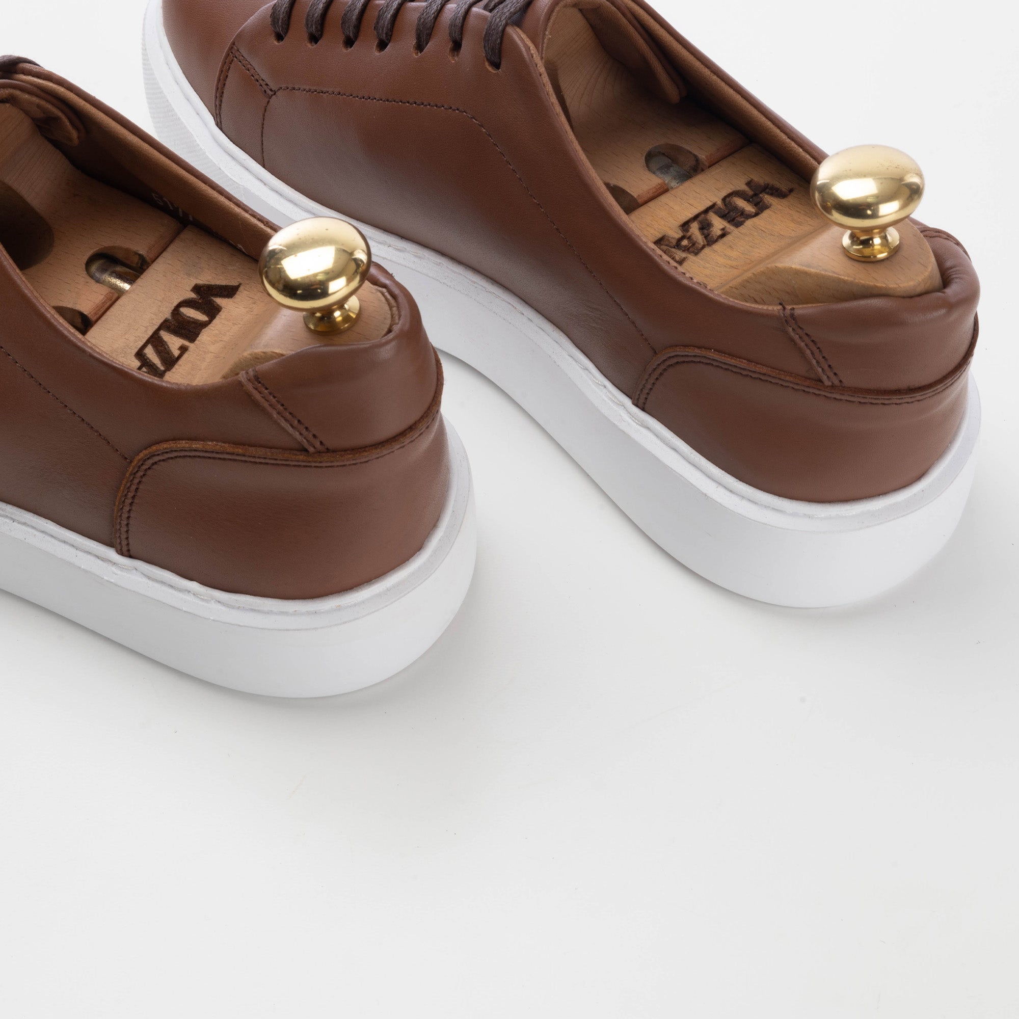 Volzak 5177 basket en cuir camel