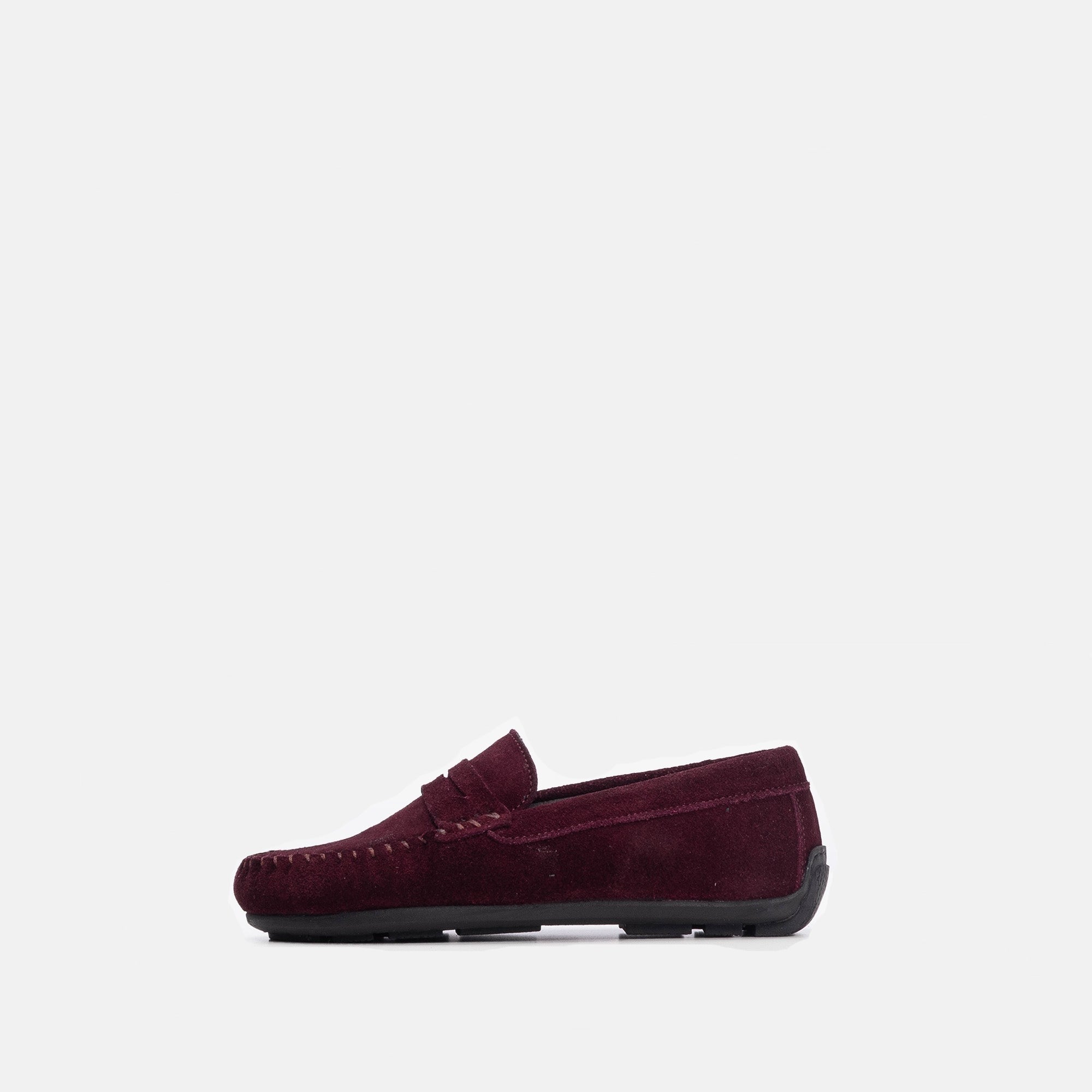 01 Mocassin enfant en daim Bordeaux