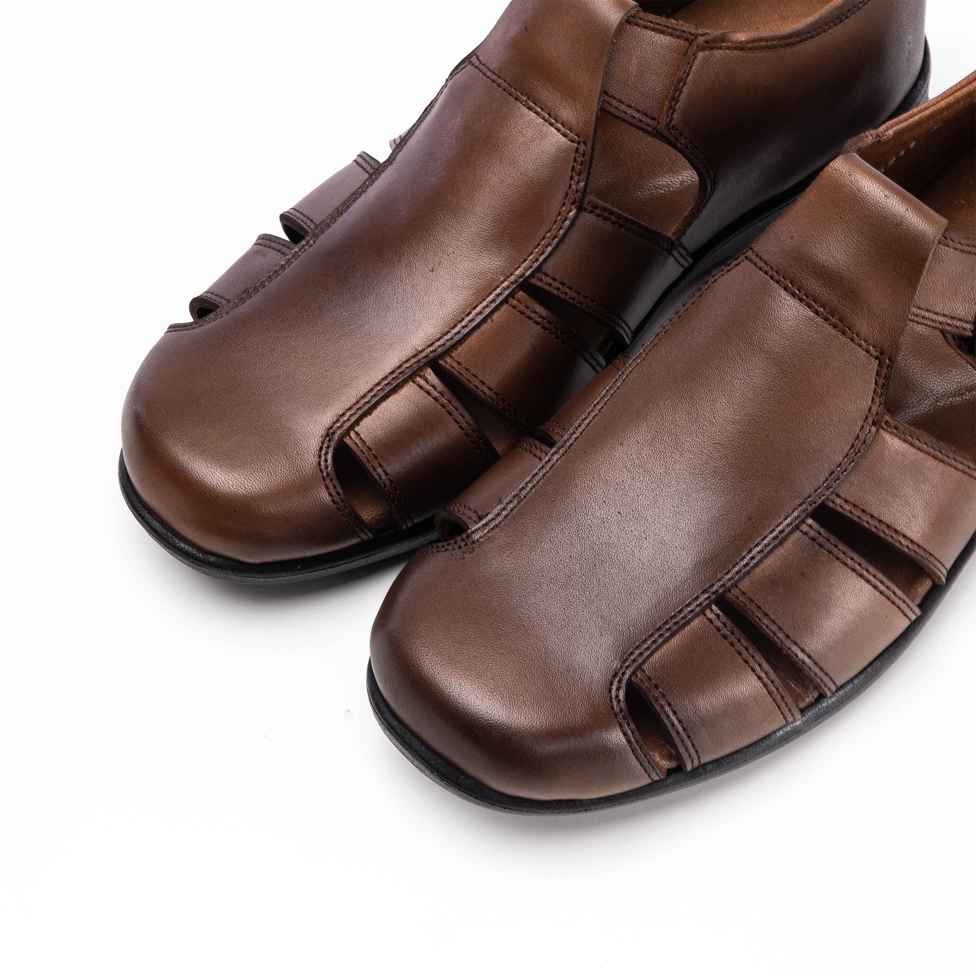 '''5211 Sandale en cuir marron vintage