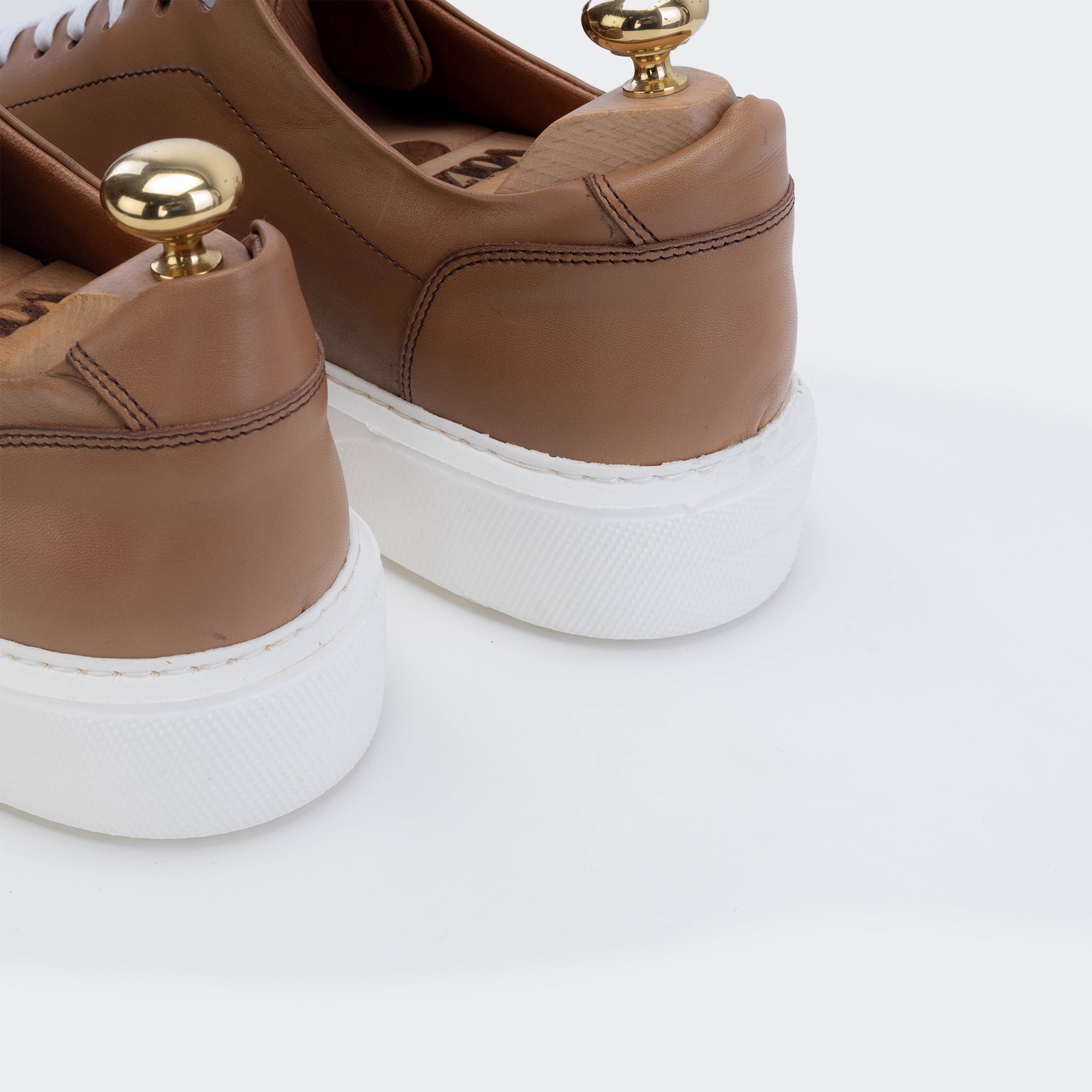 Volzak 5214 basket en cuir beige