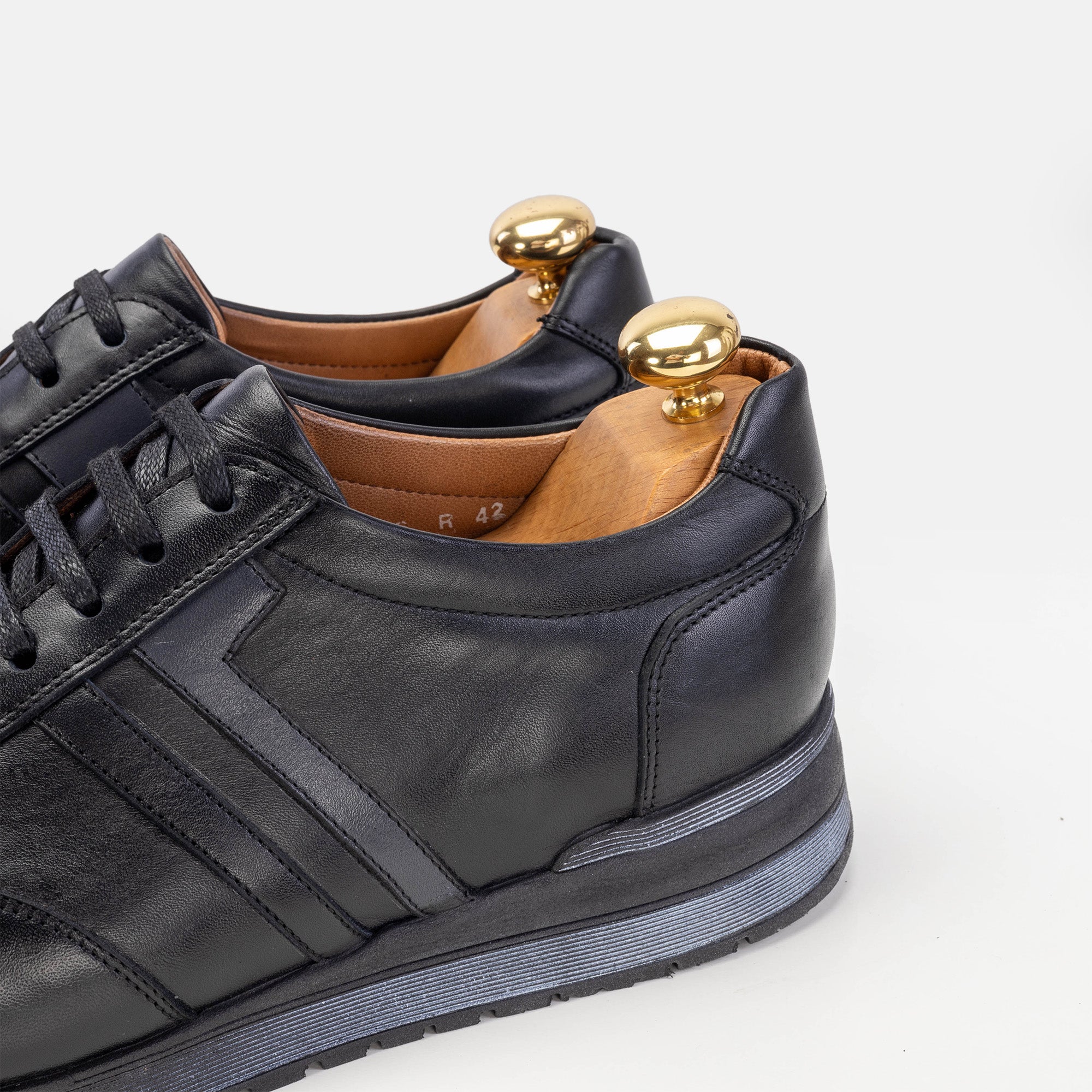 Volzak 5201 basket en cuir noir