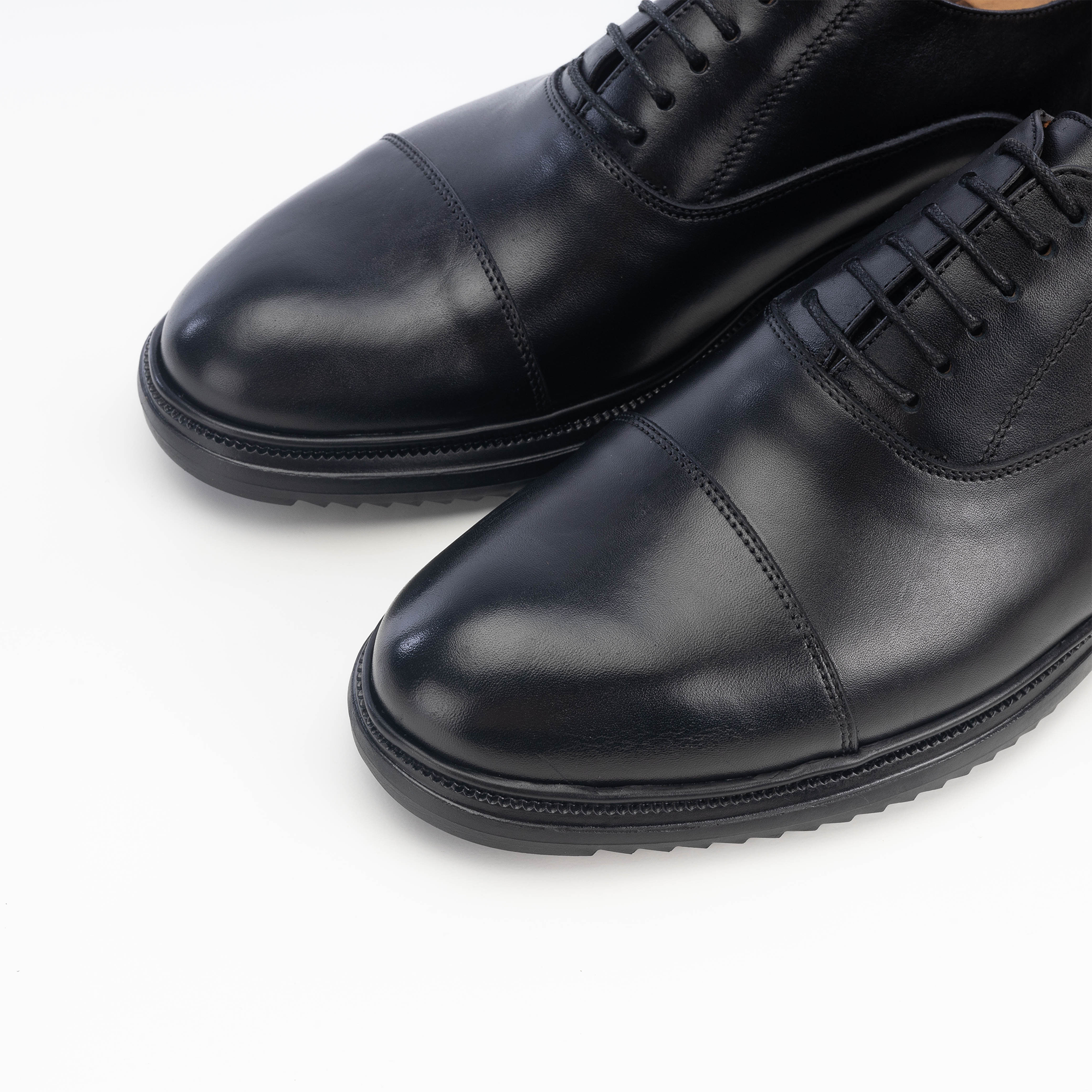 Volzak 5232 chaussure en cuir noir