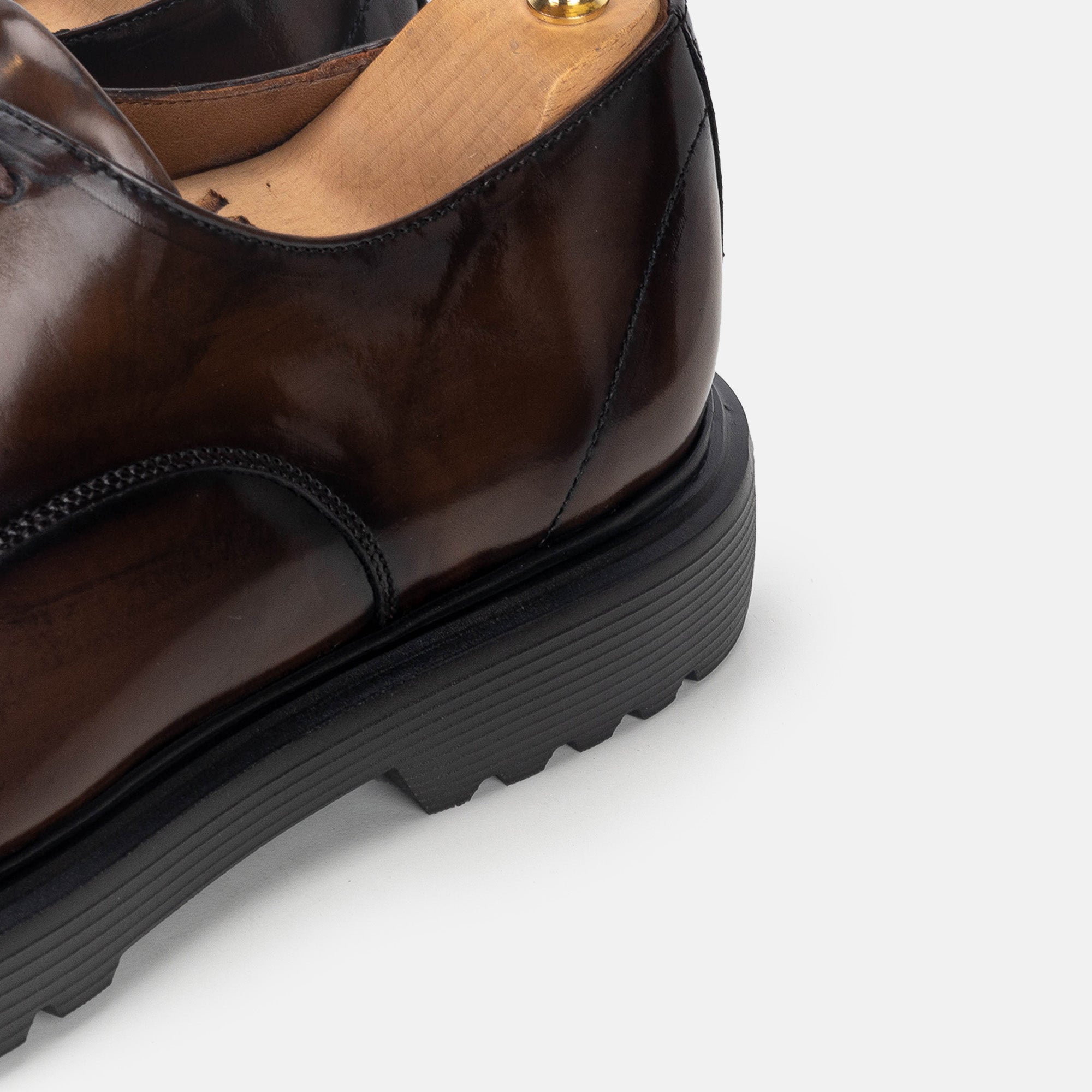 Volzak 5318 chaussure en cuir Démasquable Marron Vintage