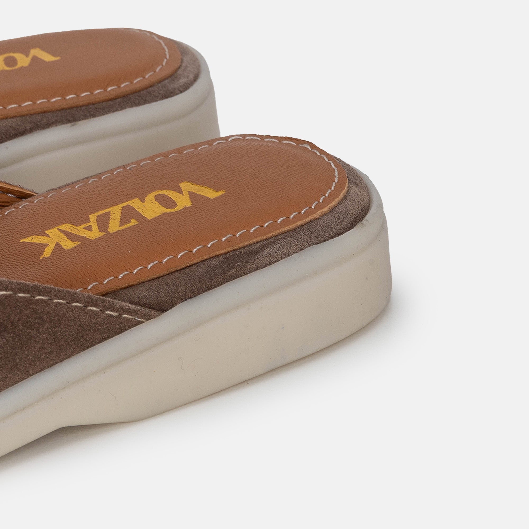 Volzak 0777 Mule en daim Taupe