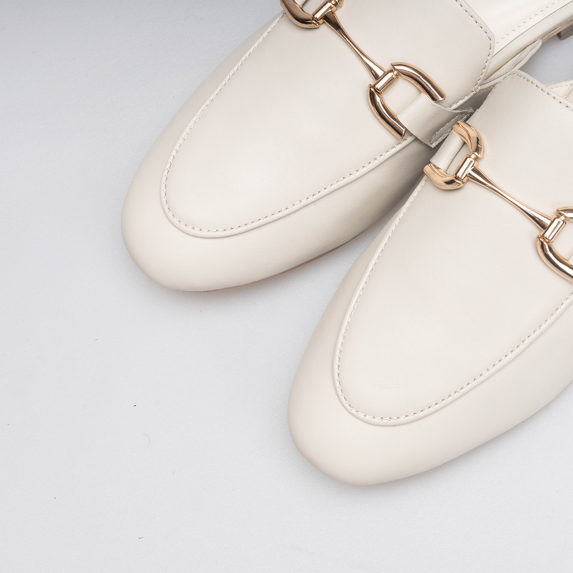 Volzak 3040 Beige Leather Mule