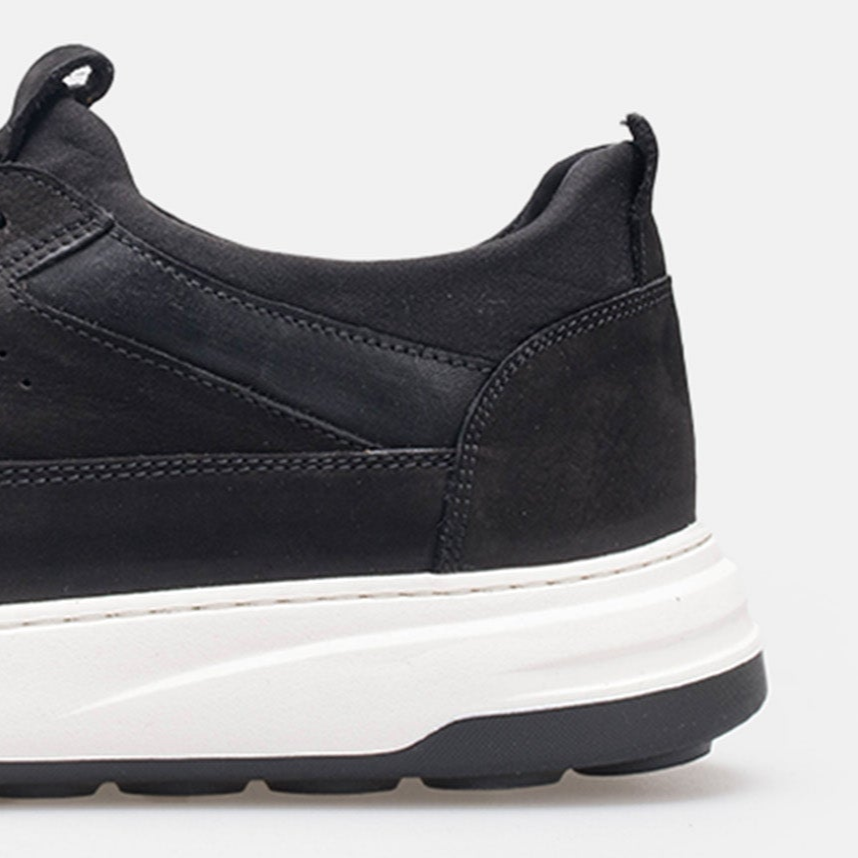 Volzak 317 basket en nubuck Noir