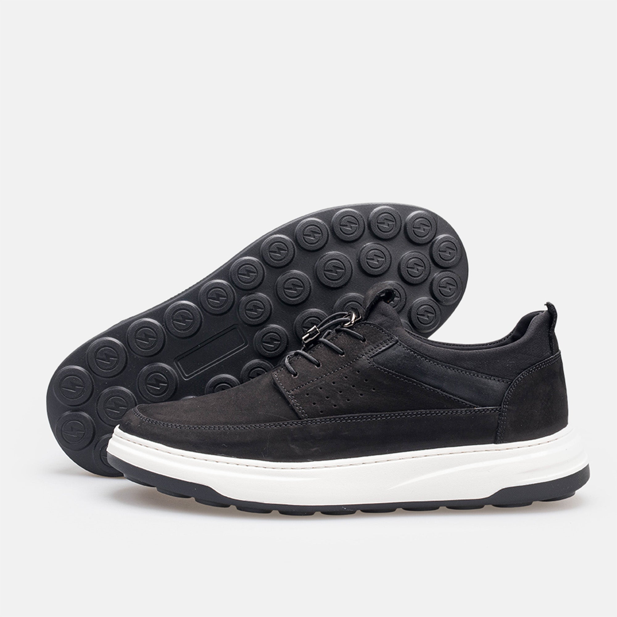 Volzak 317 basket en nubuck Noir