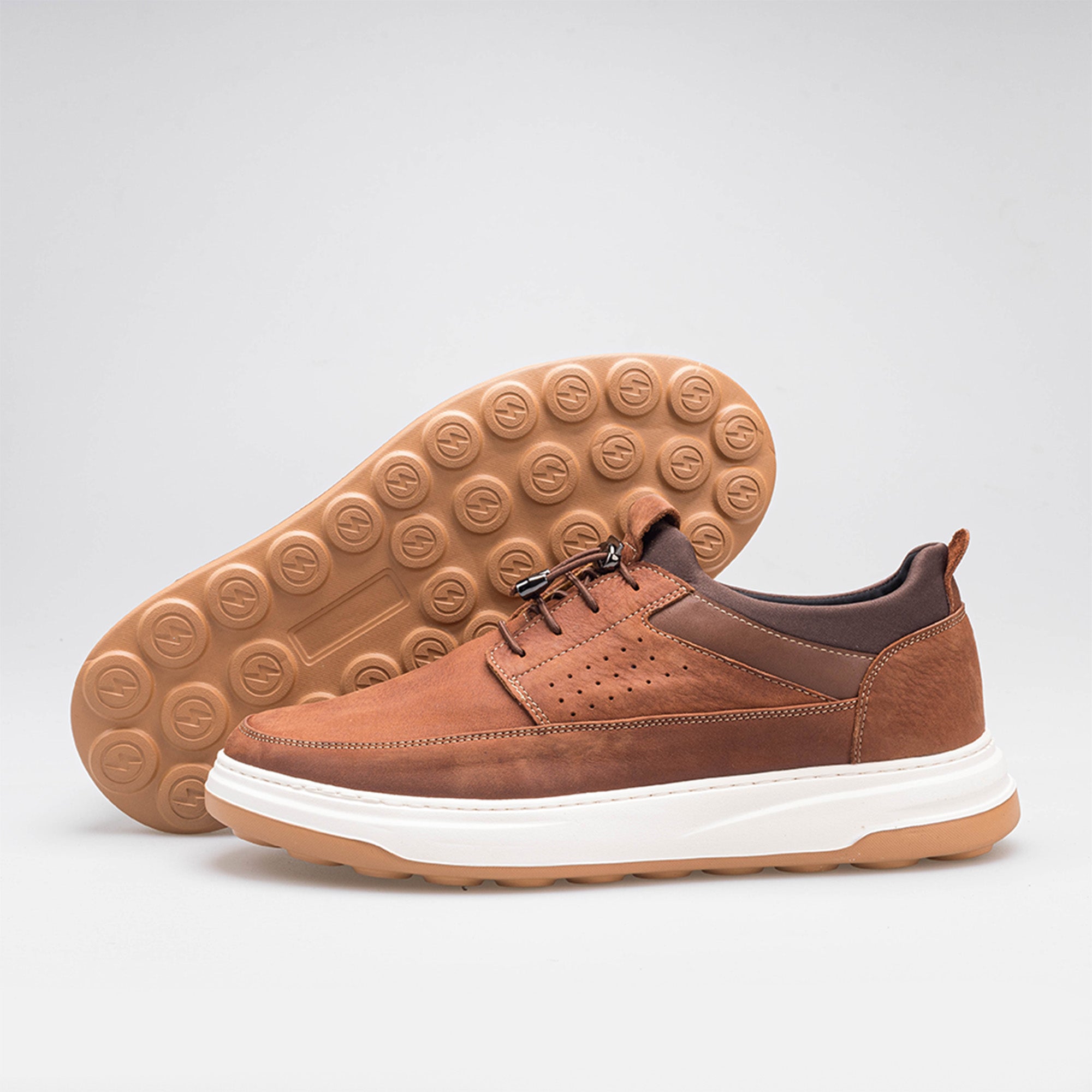 Volzak 317 basket en nubuck Camel
