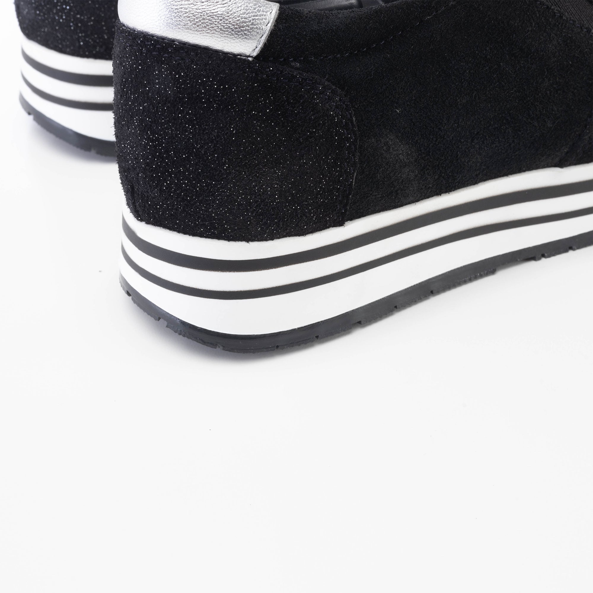 Volzak 144 Basket en daim Noir