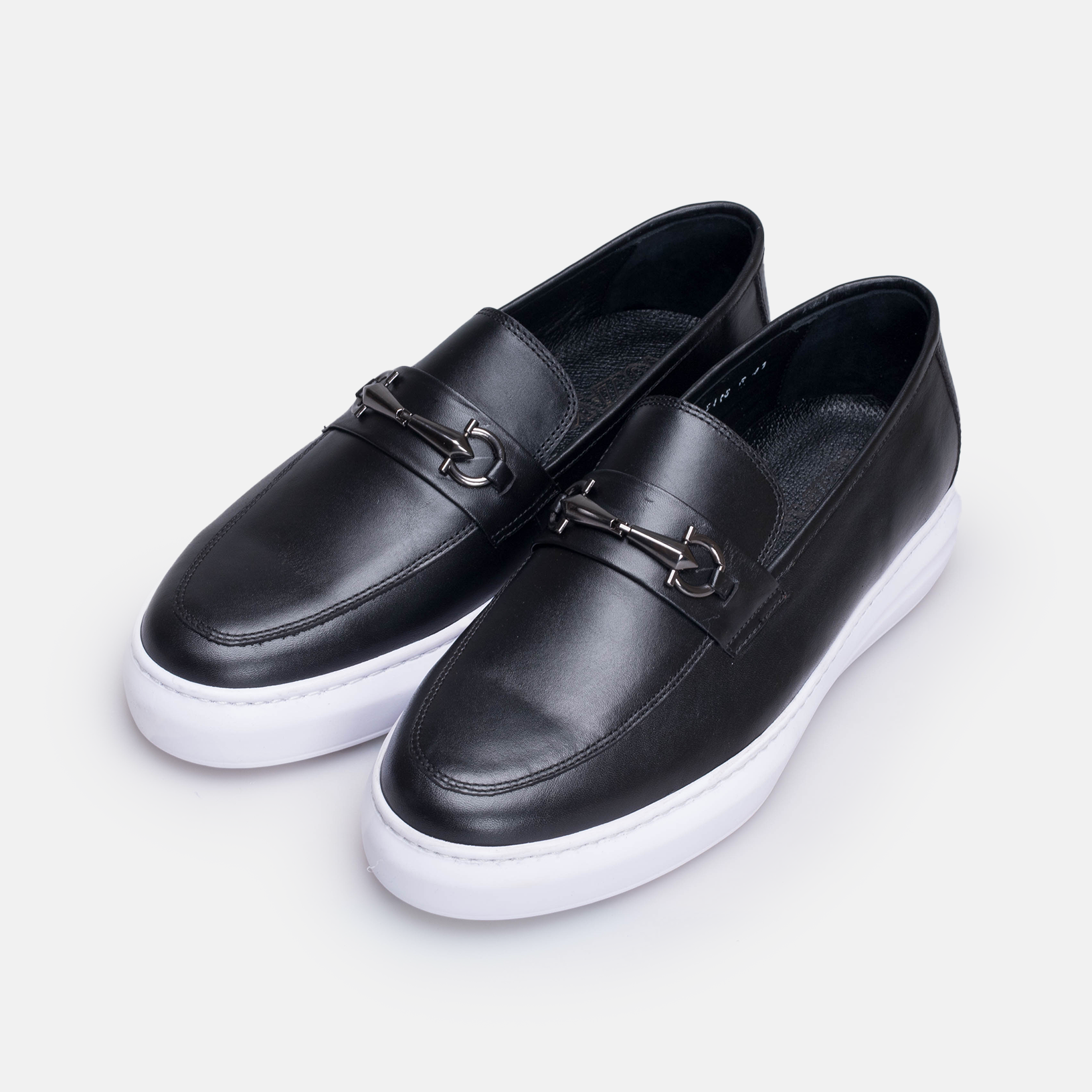 حذاء رياضي من الجلد الأسود Volzak 5416