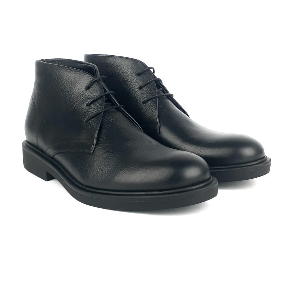 715 Black grained leather ankle boot