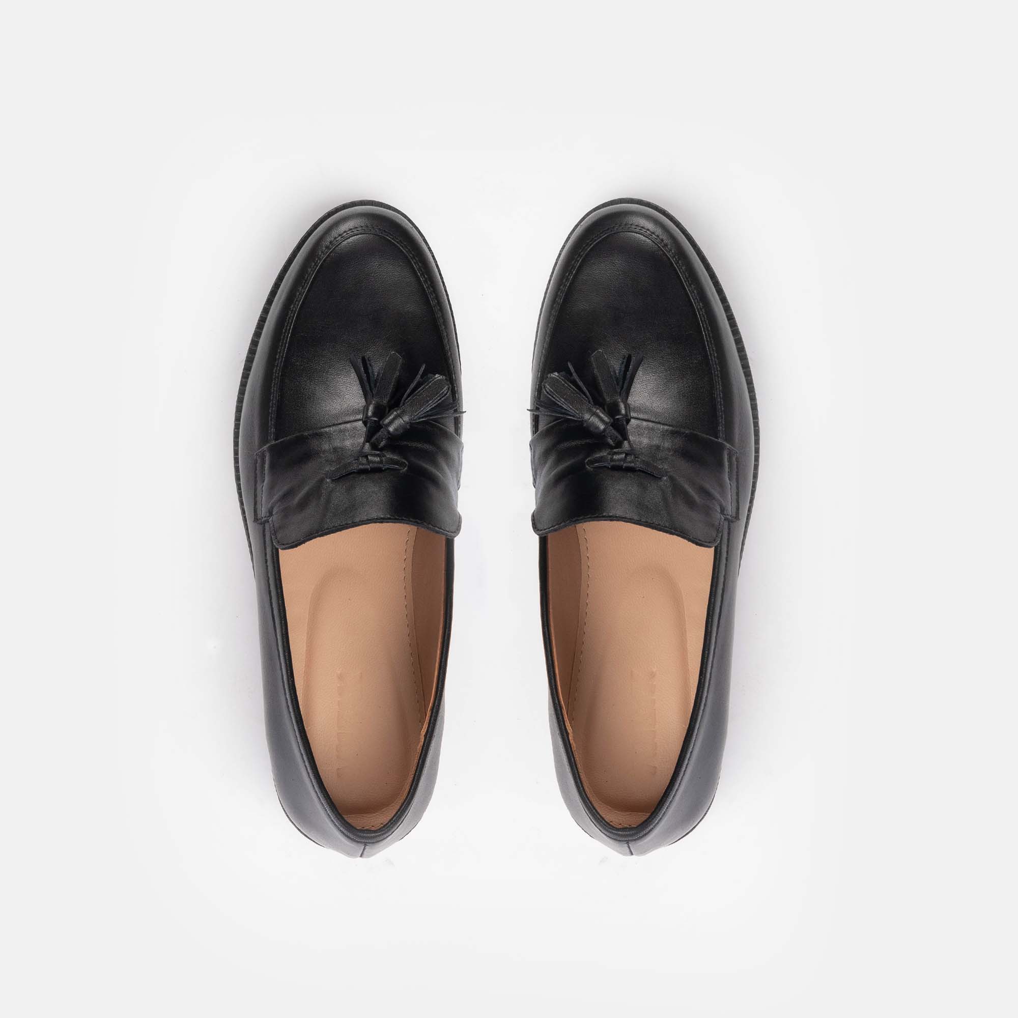 ''117 Chaussure en cuir noir