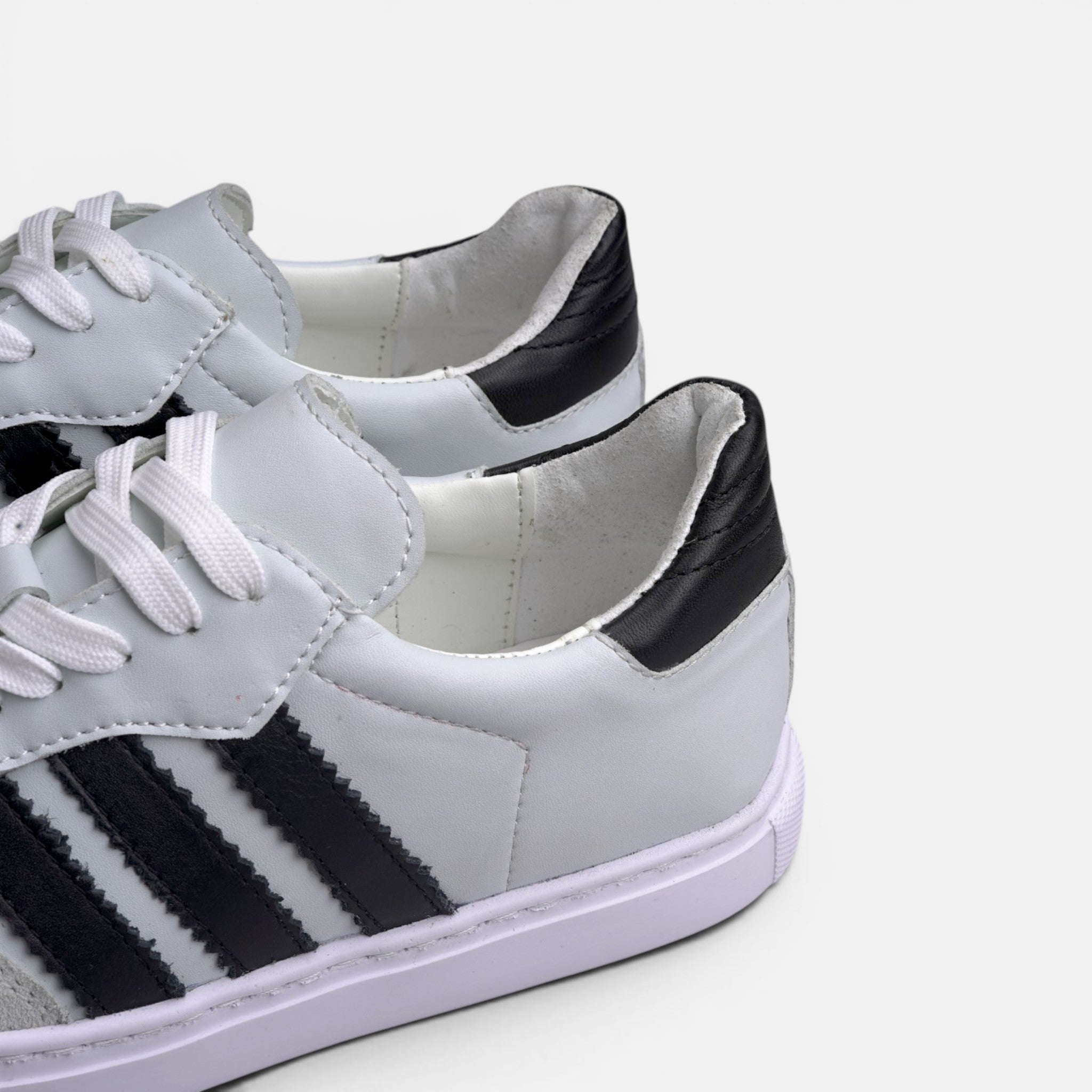 Volzak 714 Basket en cuir Noir