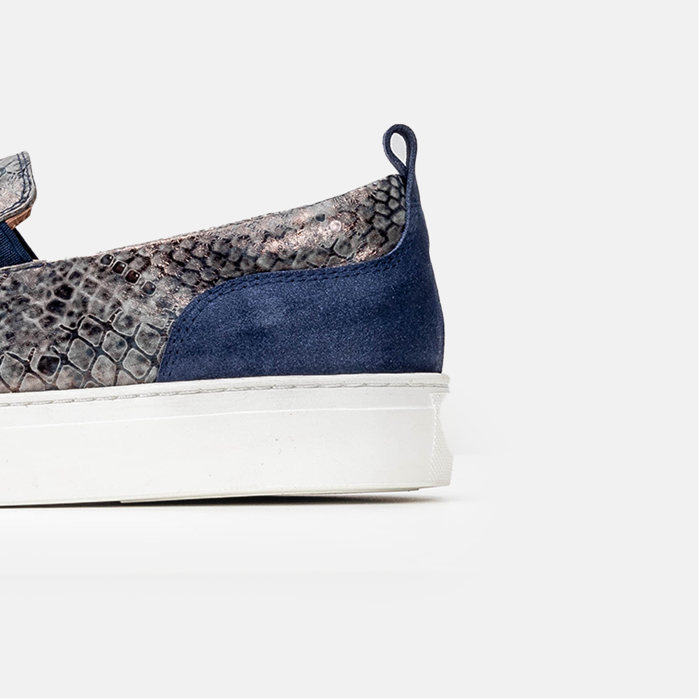 Volzak 072  Basket en cuir Bleu marine Serpent