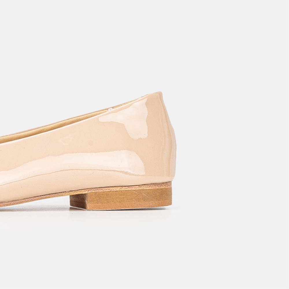 Volzak 077 Ballerine en cuir Nude Vernis