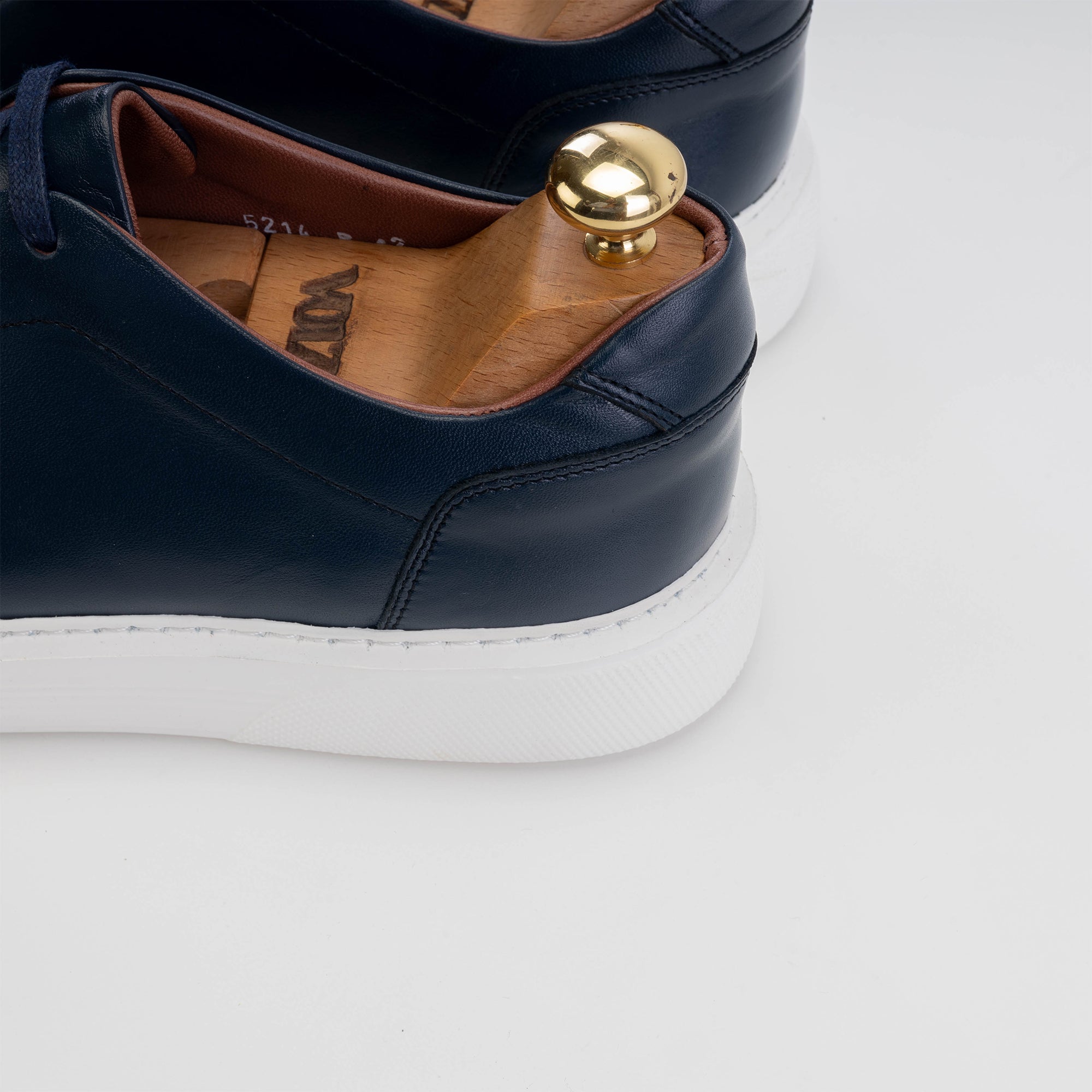 '''''5214 basket en cuir bleu