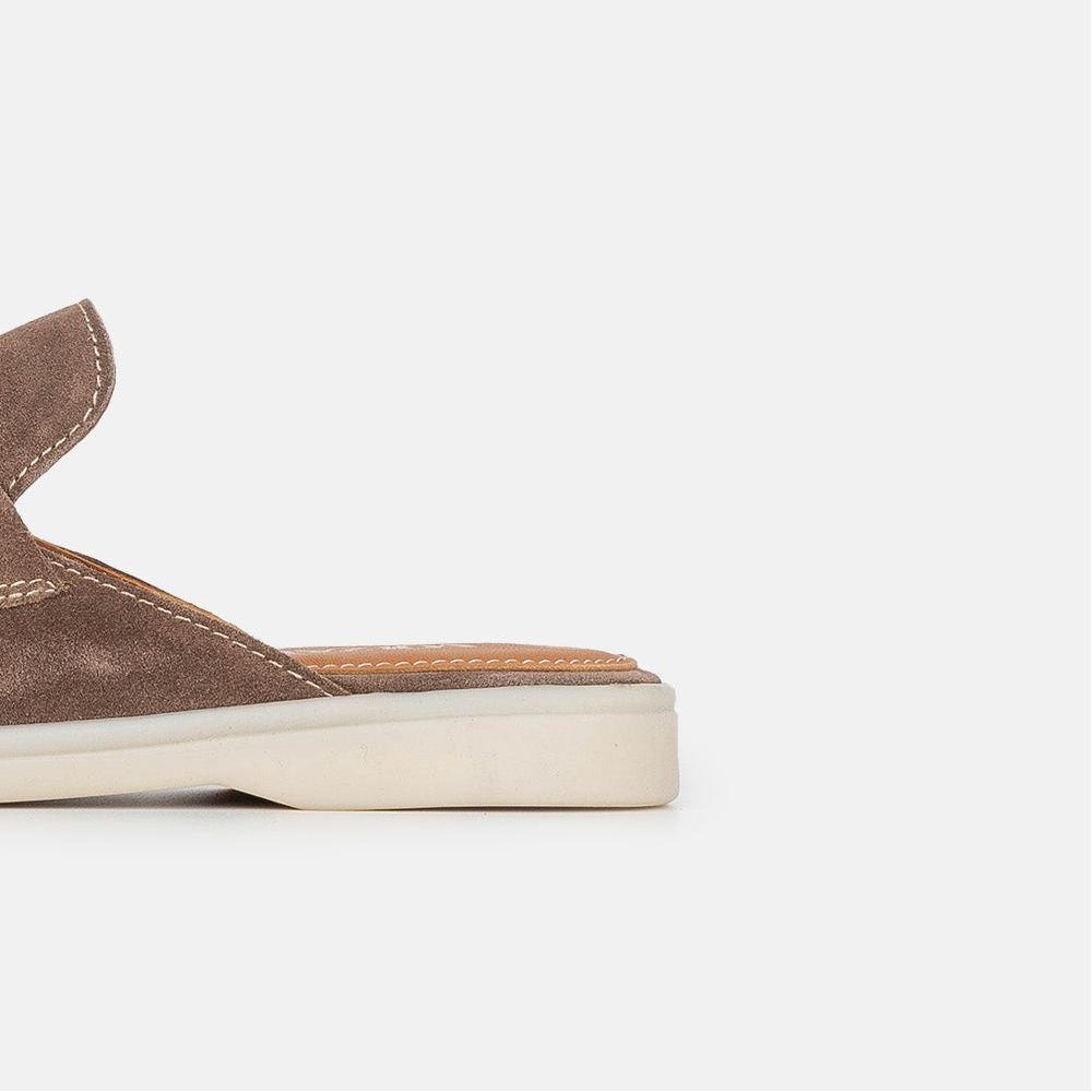 Volzak 0777 Mule en daim Taupe