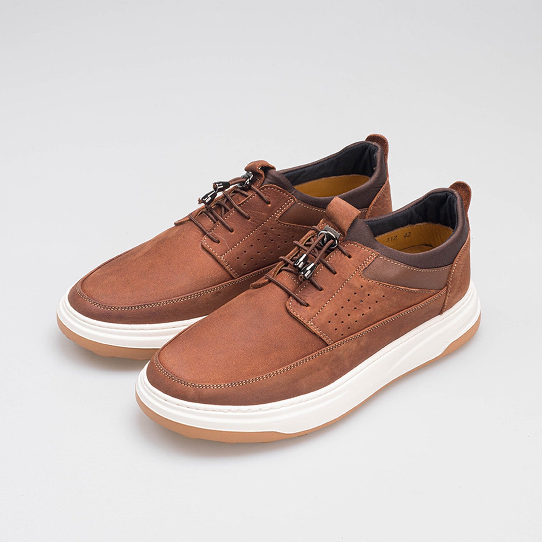 Volzak 317 basket en nubuck Camel