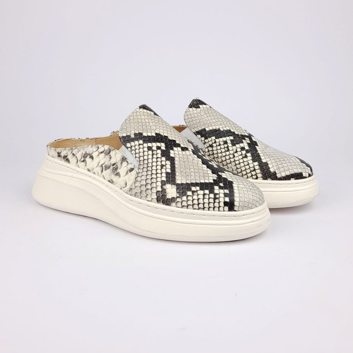 Volzak 02 Mule en cuir Beige & Noir