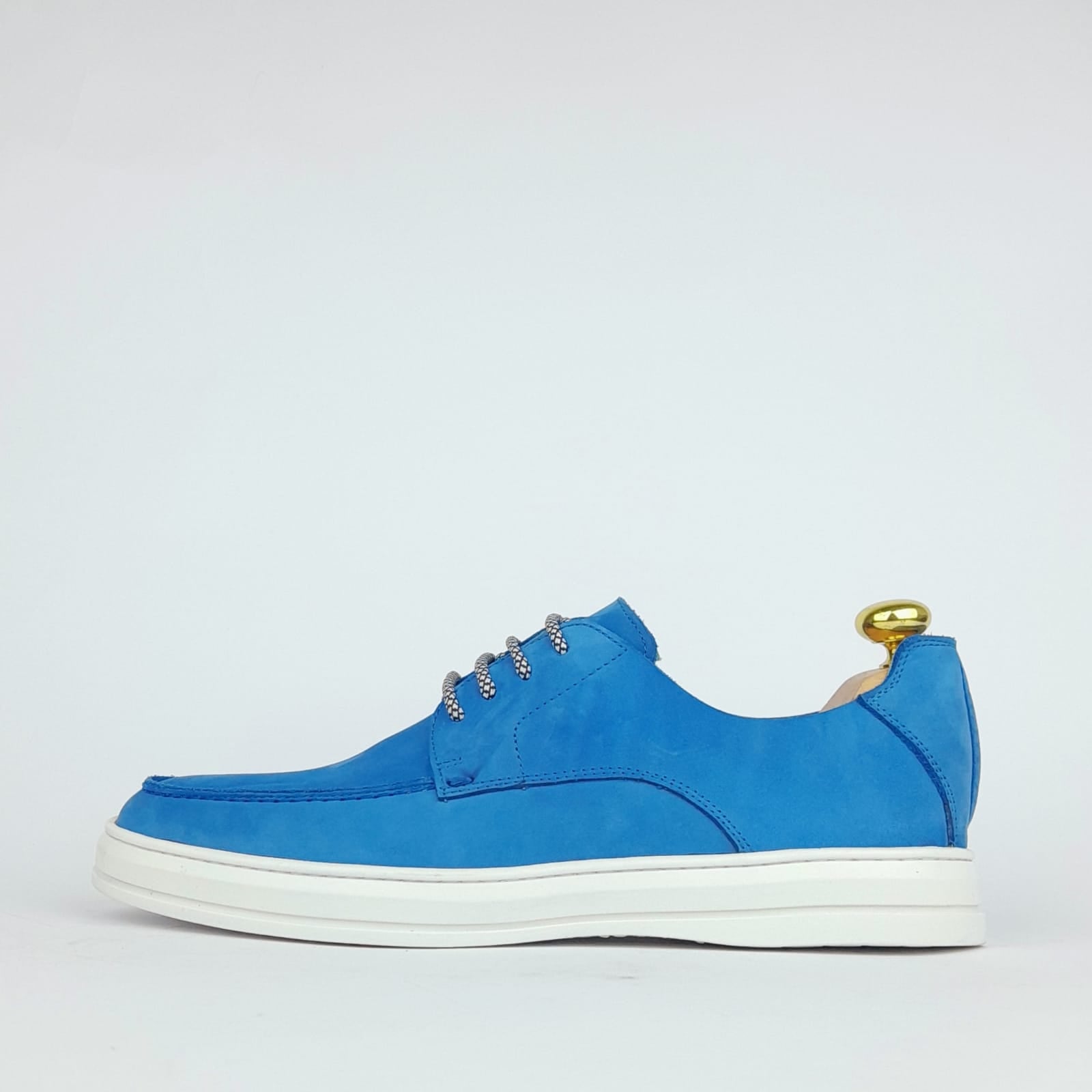 6046 Basket en nubuck Bleu ciel